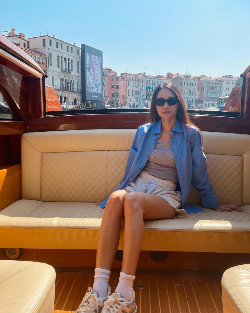 เจนนี่ ว่าที่เจ้าสาว อเล็กซ์ เรนเดลล์ เปิดประวัติสาวหน้าเก๋ โปรไฟล์เริด หวานใจนักแสดงหนุ่ม