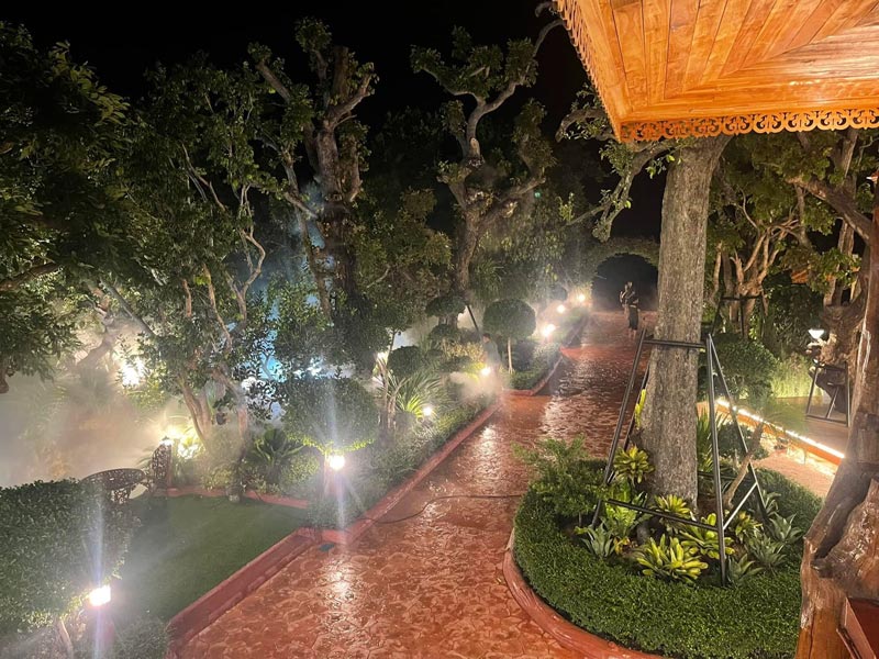 บ้านเรือนไทย บัวขาว บัญชาเมฆ