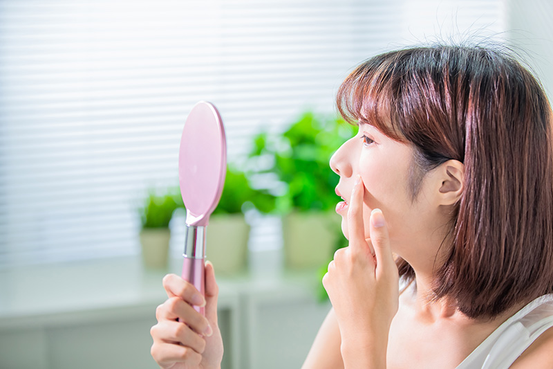 10 ครีมรักษาฝ้า กระ จุดด่างดำ ไอเทมทวงคืนความสวยใสให้ใบหน้า