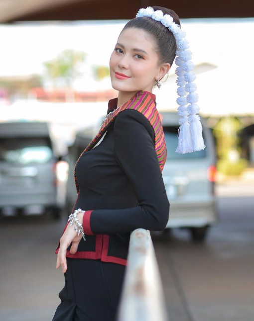 มารีญา พูลเลิศลาภ