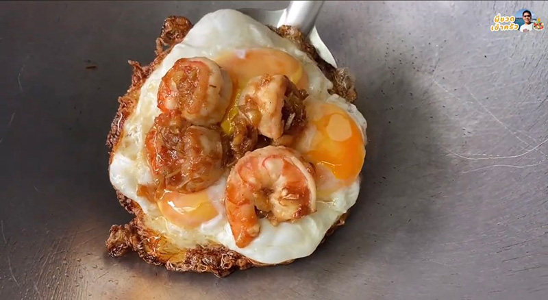 วิธีทำไข่ดาวกรอบกุ้งกระเทียม