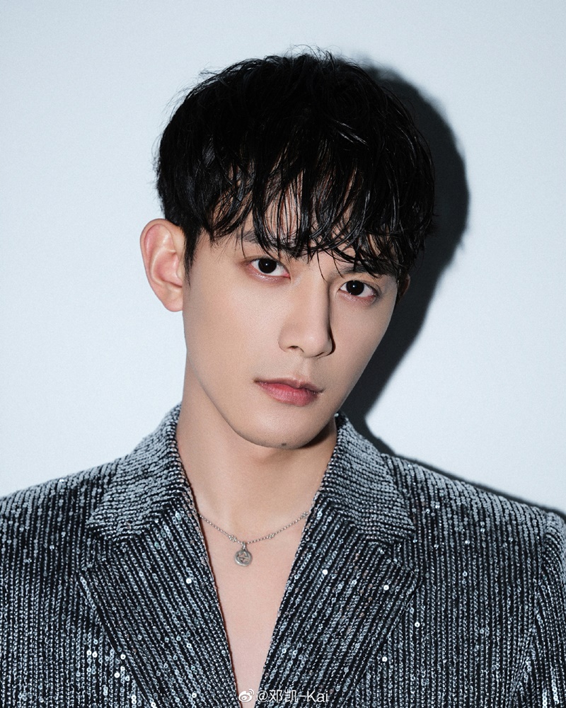 เติ้งข่าย ประวัติ