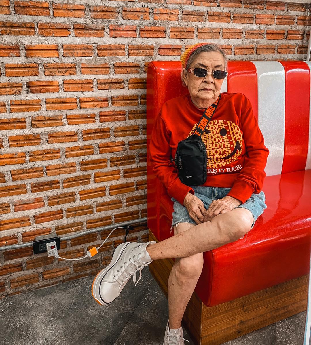 คุณยายหงส์ทอง