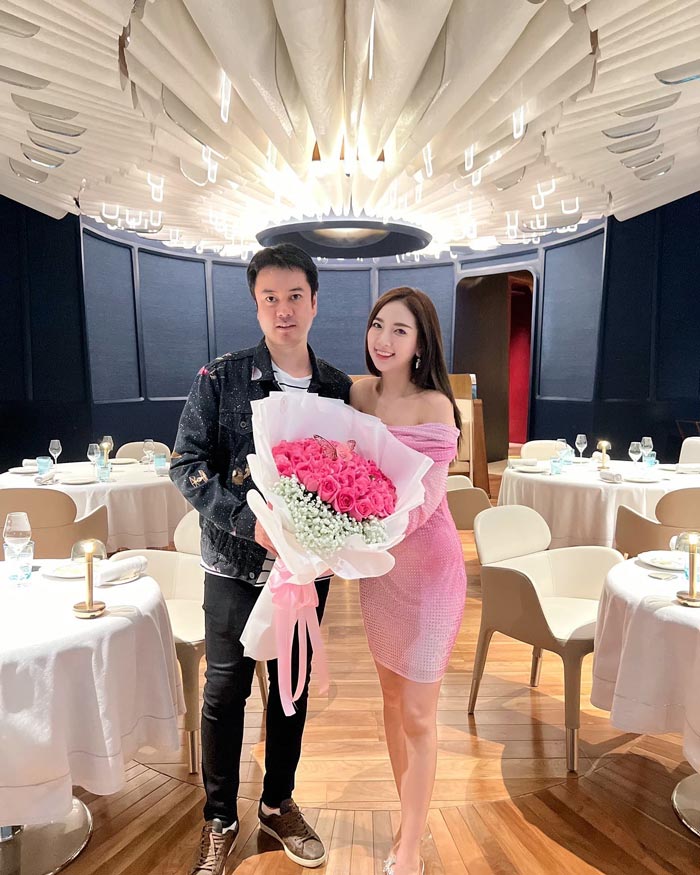 หญิงออน เมียตั้ม จารุจินดา