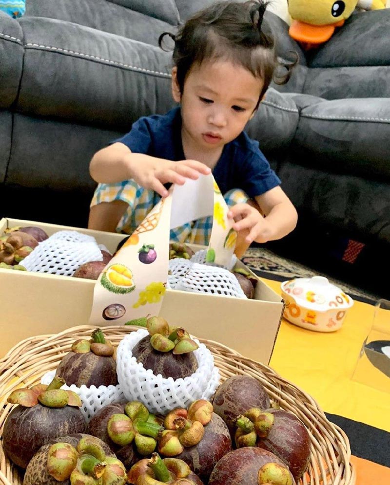 น้องโพธิ์ ลูกชาย ชาคริต