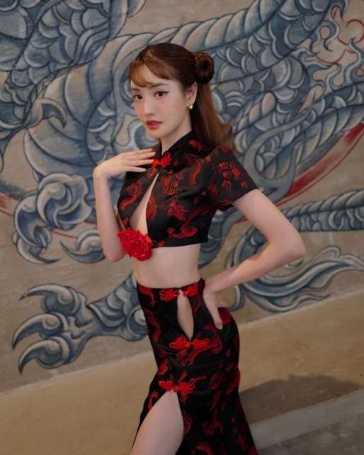 แกรนด์ กรณ์ภัสสร ชุดตรุษจีน แฟชั่นดารา