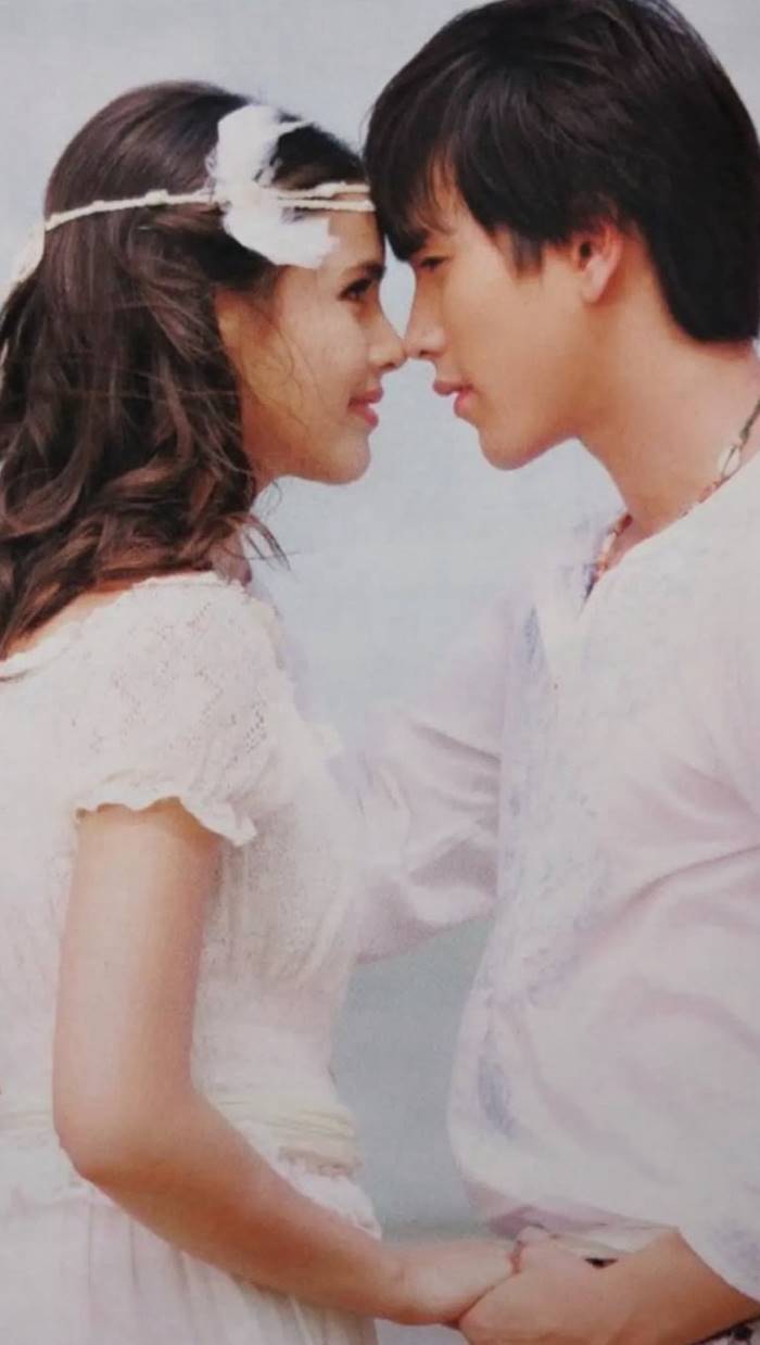  ณเดชน์ ญาญ่า โชว์โมเมนต์จูจุ๊บกลางงานแต่งเพื่อน