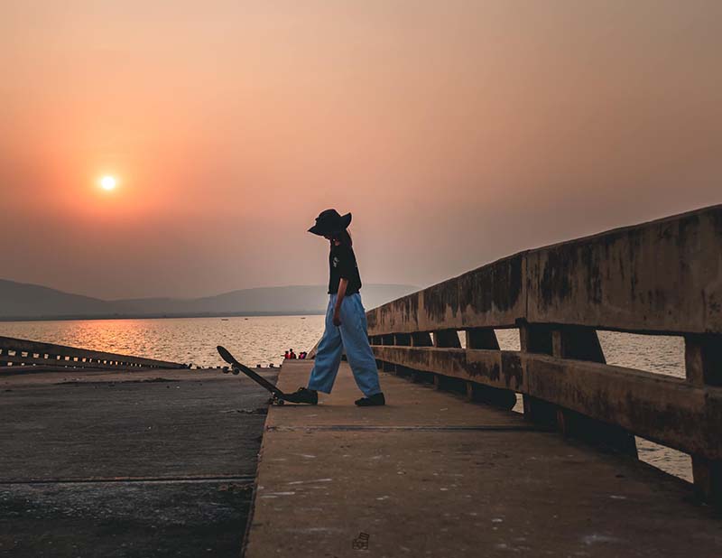 สะพานผุด  