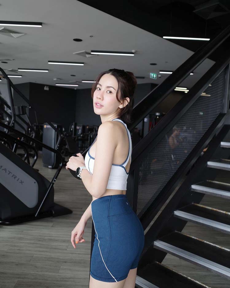 พลอย ภัทรากร