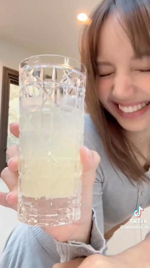 ลิซ่า BLACKPINK