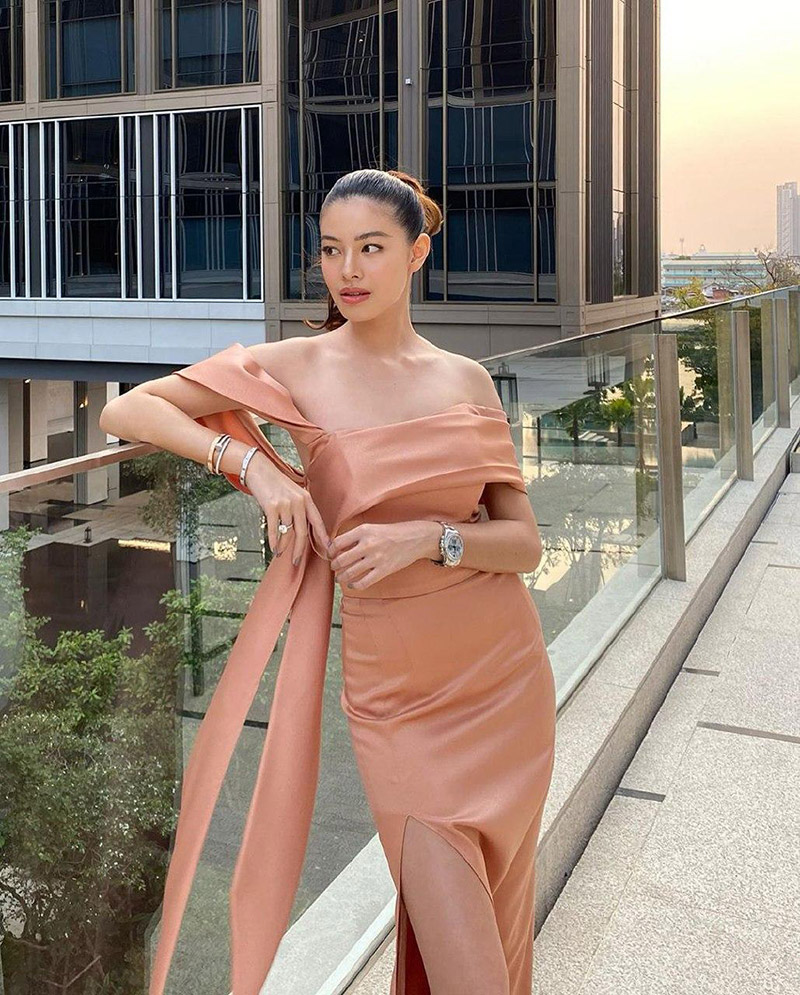 ชุดราตรียาว