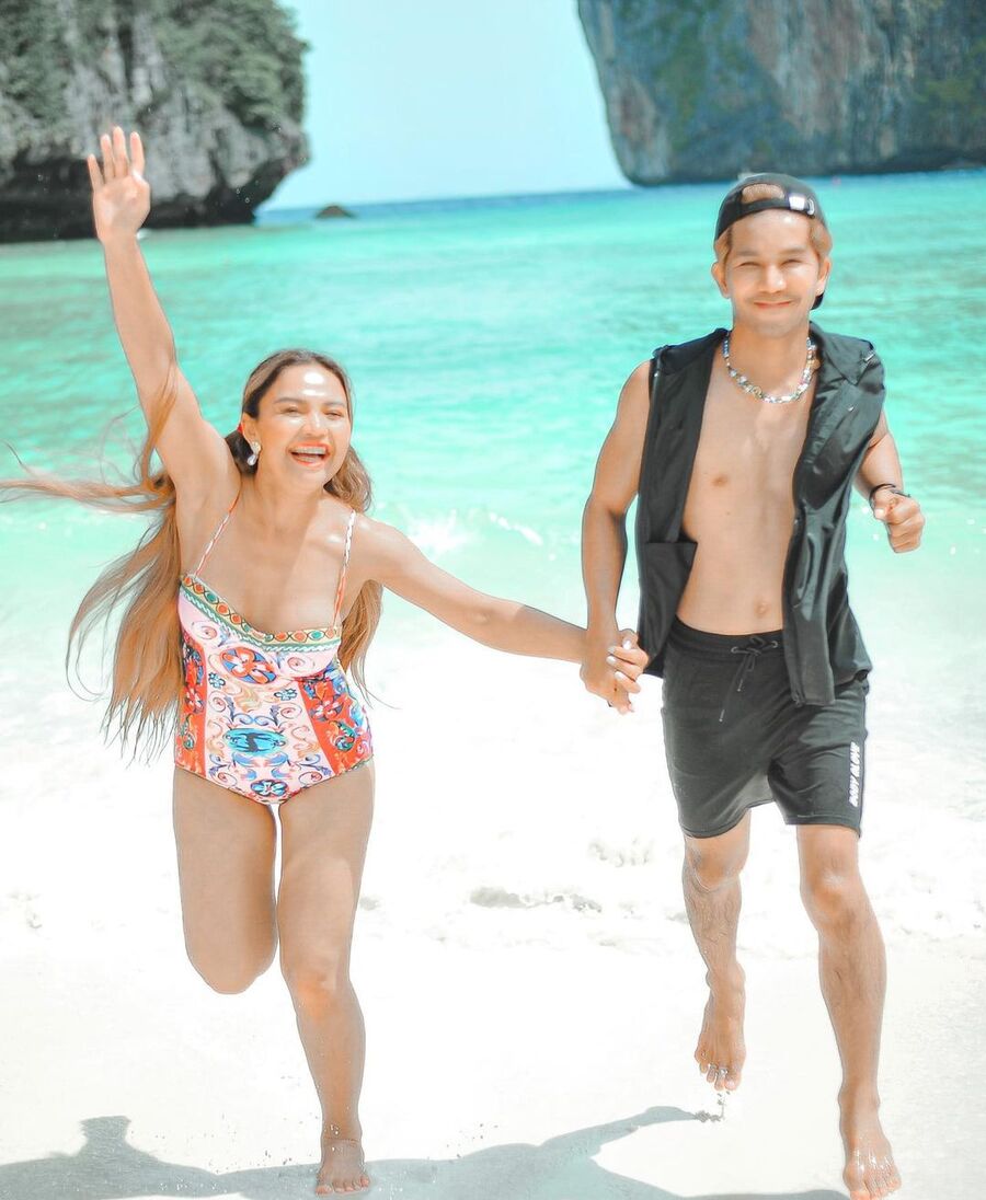 ตั๊กแตน ชลดา