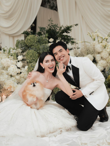 ใหม่ ดาวิกา