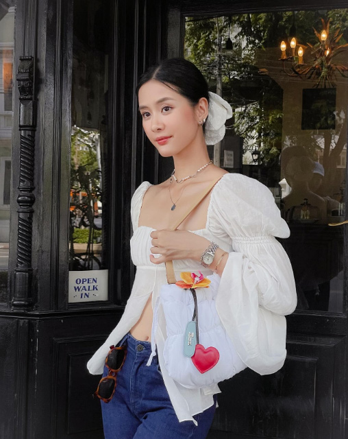 แพรว เฌอมาวีร์ ประวัติ