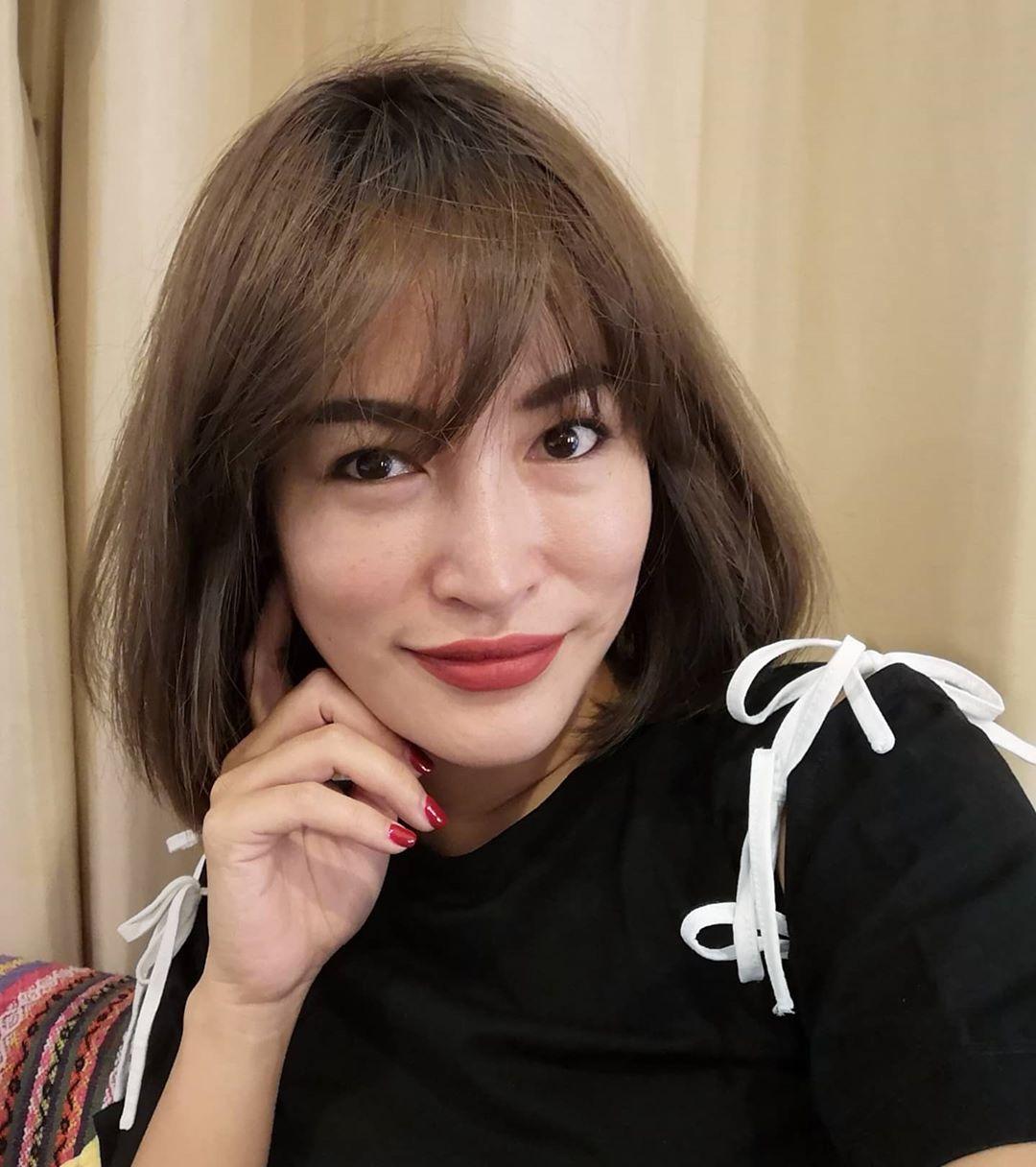 พลอย พลอยพรรณ