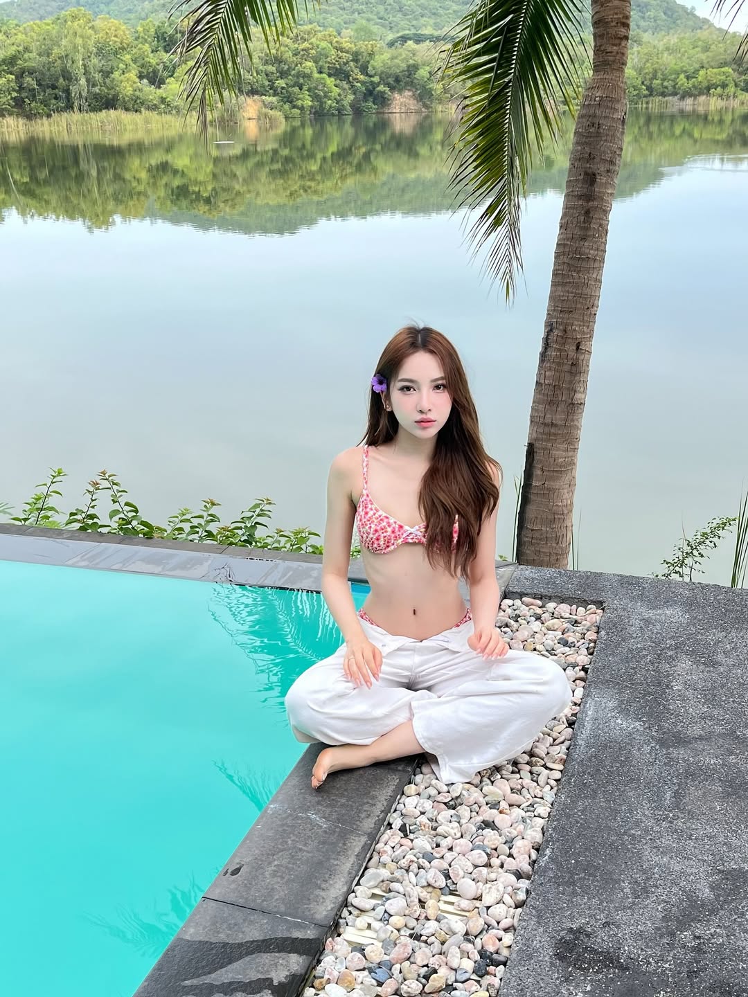 เอ็มม่า มาร์ตินี่ นางงามดีกรีนักร้องเกิร์ลกรุ๊ป O'Daisy