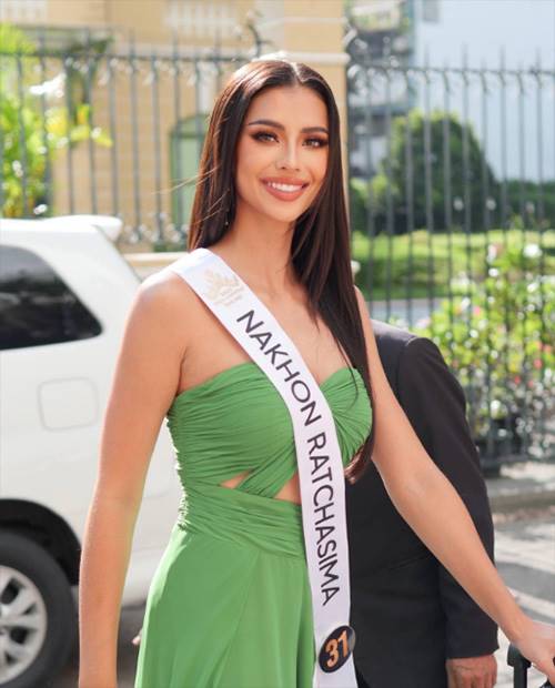 แอนโทเนีย โพซิ้ว