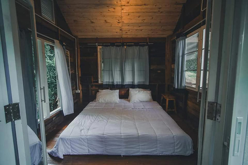 บ้านธารกล่อม &The River Whisper