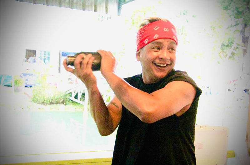 จั๊กกะบุ๋ม เชิญยิ้ม ประวัติ