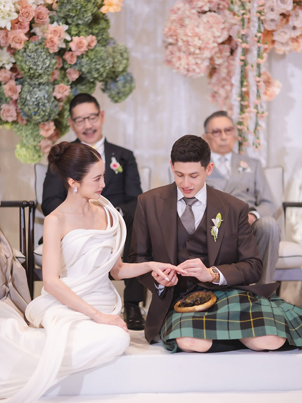 ภาพมายด์ ลภัสลัล  พาย สุนิษฐ์  ในงานหมั้น