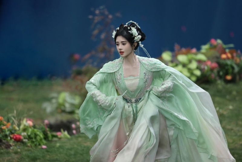 หอมกลิ่นพันลี้ The Eternal Fragrance