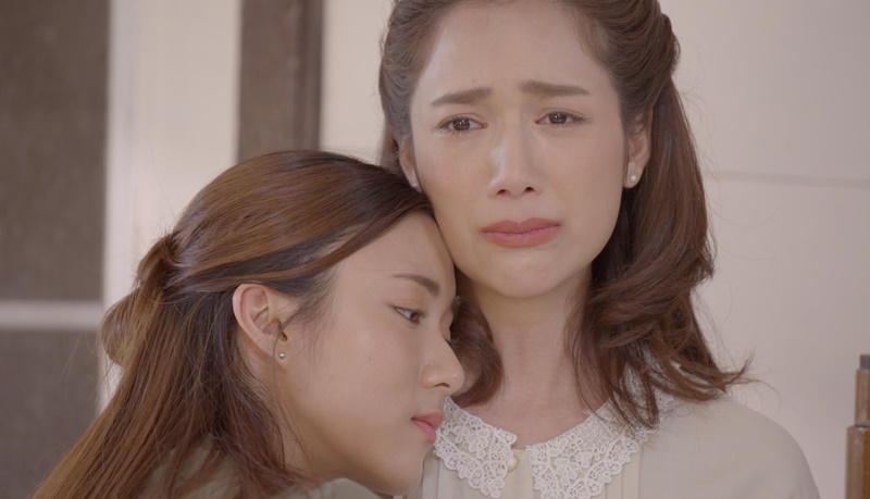 อกธรณี นักแสดง