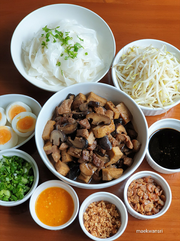 ก๋วยเตี๋ยวทรงเครื่อง