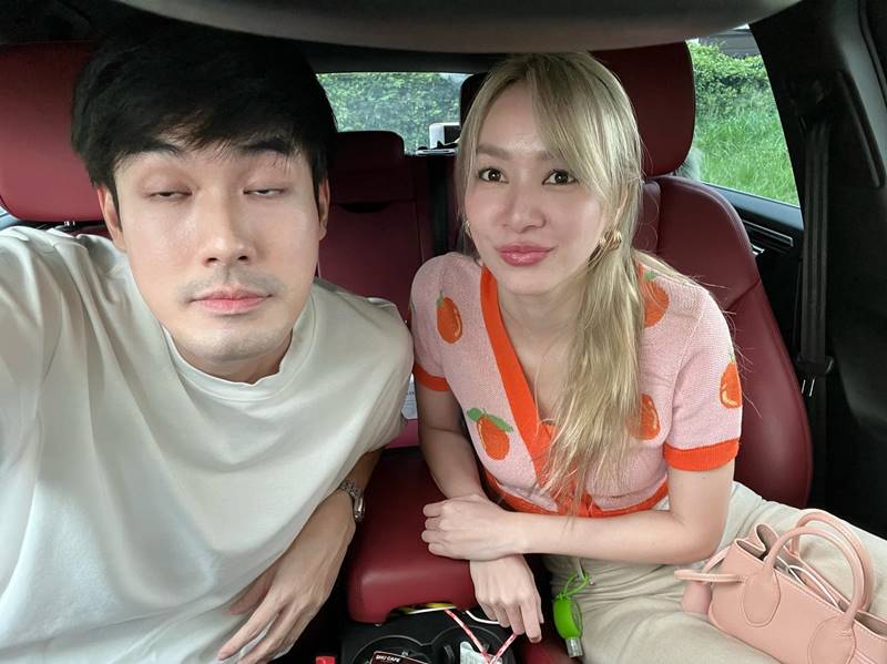 หน่อง ธนา, โฟร์ ศกลรัตน์