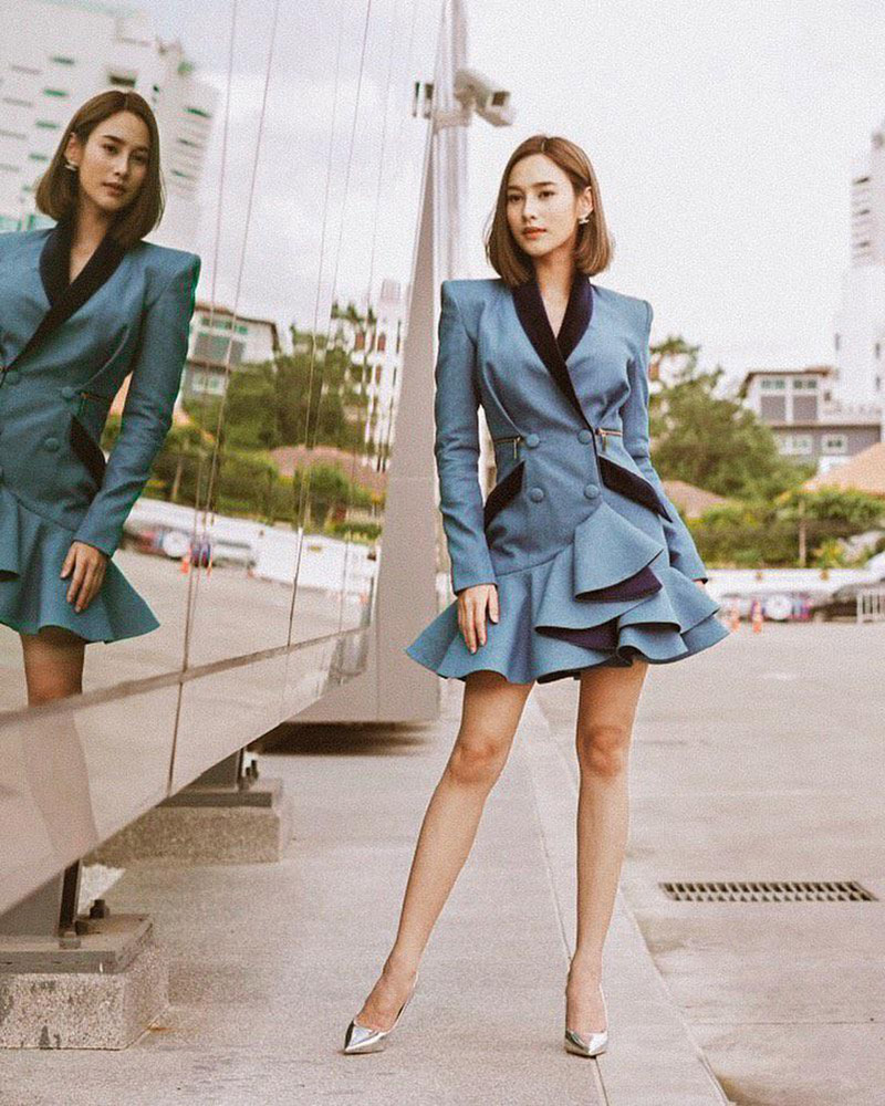 แฟชั่นชุดสีฟ้า