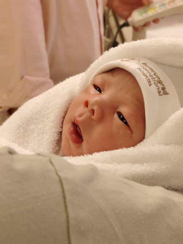 เมย์ พิชญ์นาฏ คลอดลูก