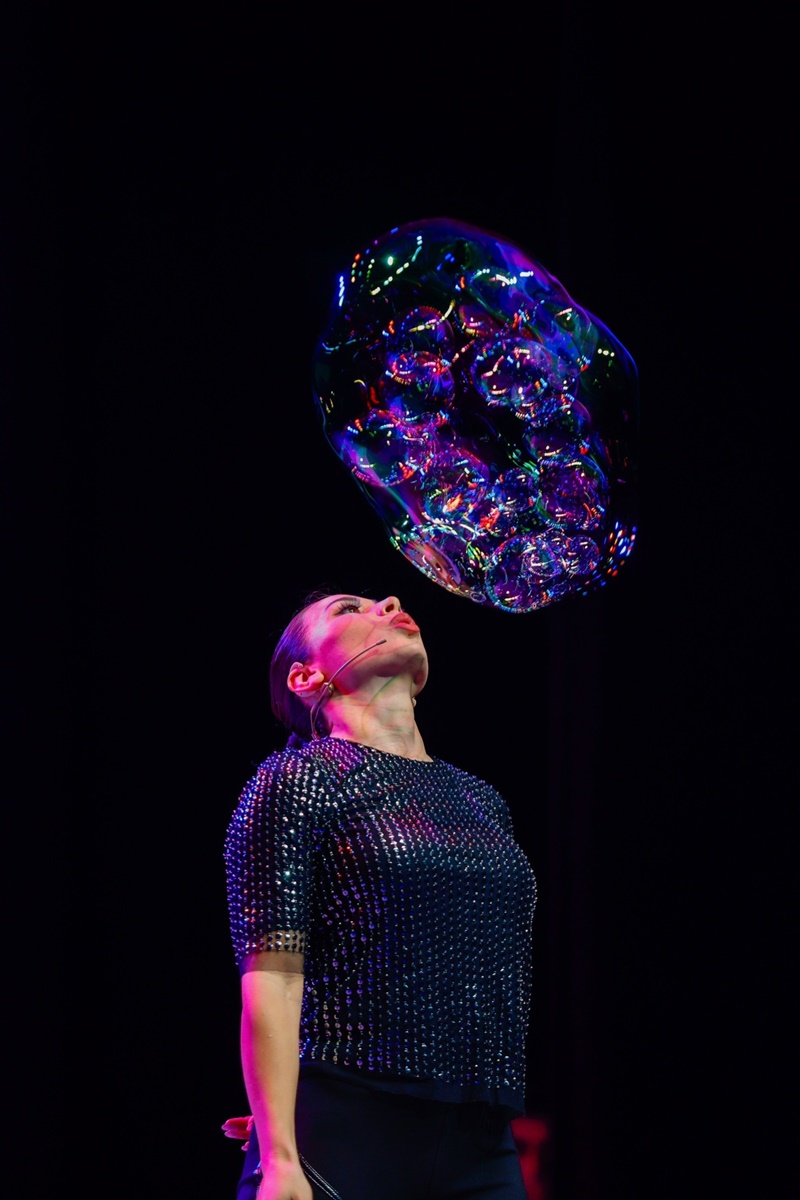 Gazillion Bubble Show โชว์ฟองสบู่
