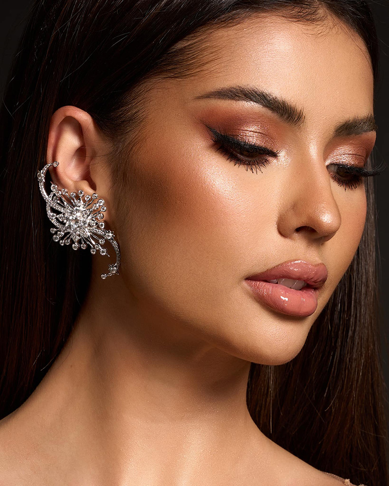 แอนโทเนีย โพซิ้ว 