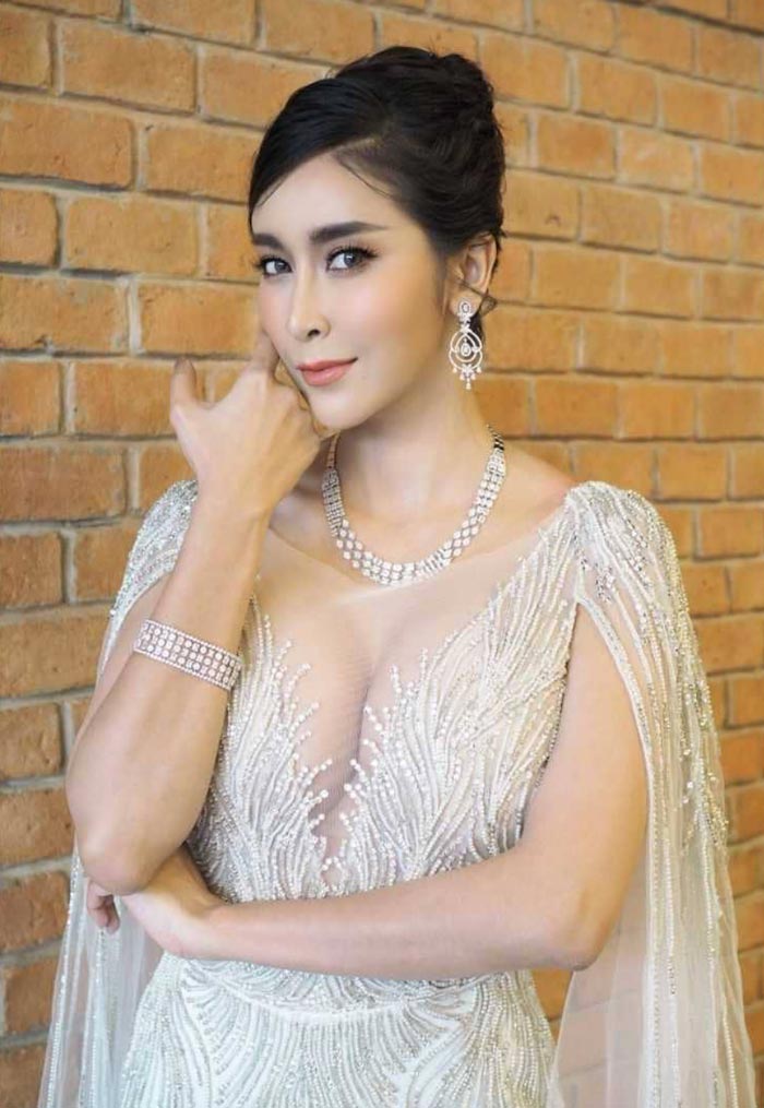 ใหม่ สุคนธวา