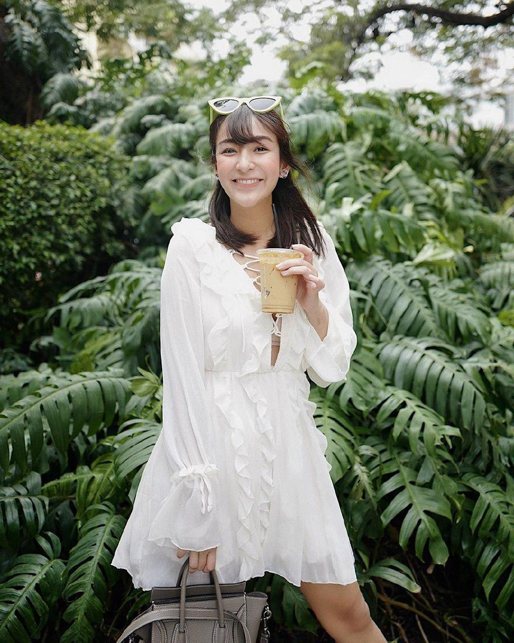 แฟชั่น, เสื้อสีขาว