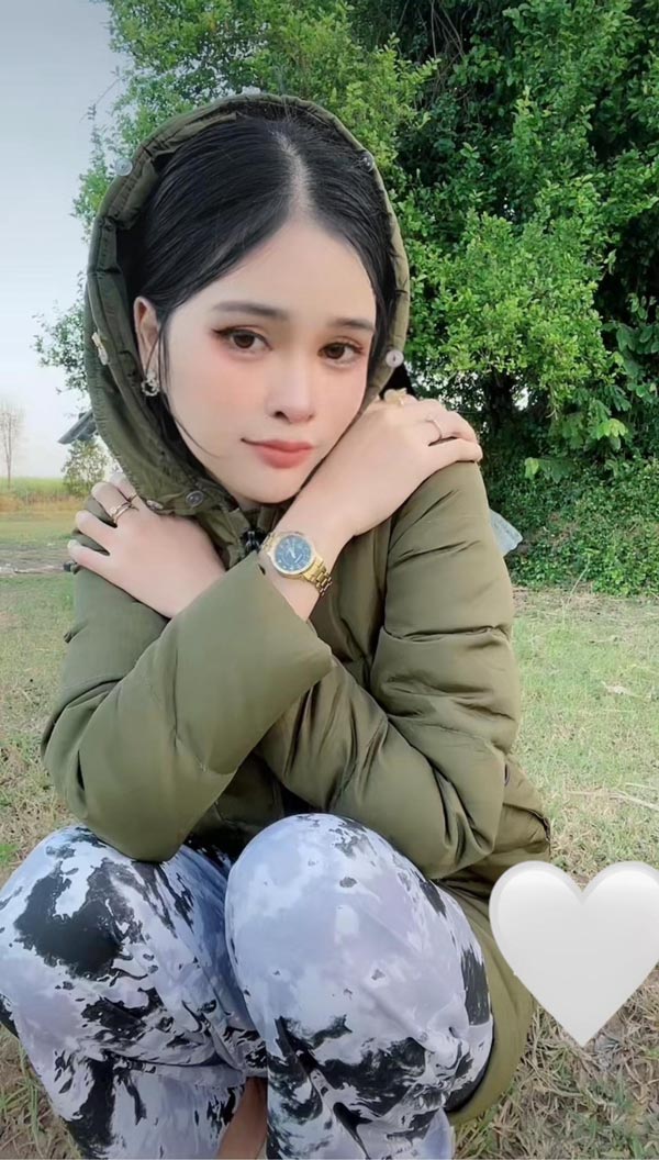 เอ๋ มิรา