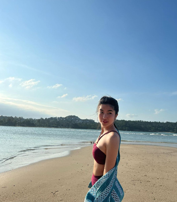 ก้อย อรัชพร กับ 15 ภาพชุดว่ายน้ำเซ็กซี่เบา ๆ สไตล์หมวยแซ่บ