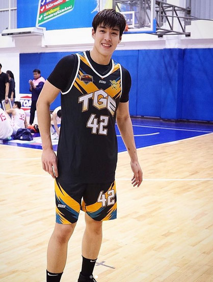 กระทิง ขุนณรงค์