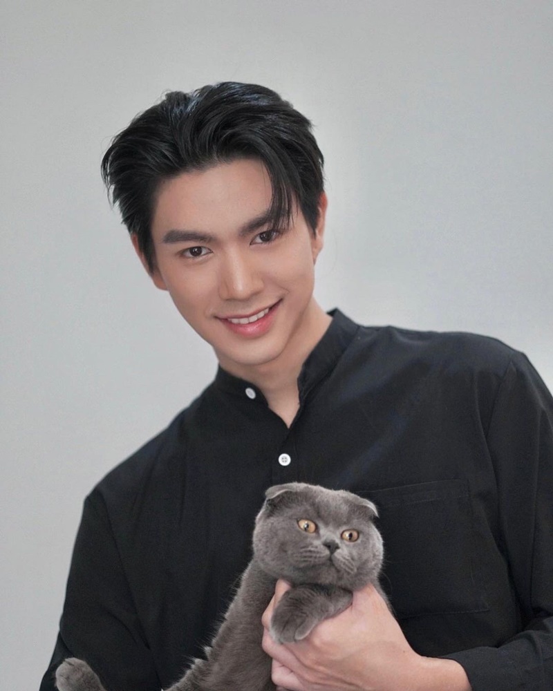 ไบร์ท นรภัทร