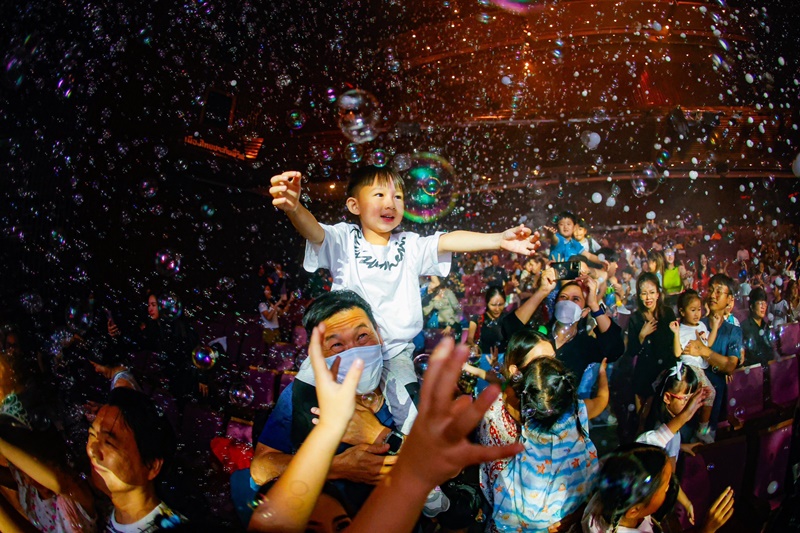 Gazillion Bubble Show โชว์ฟองสบู่