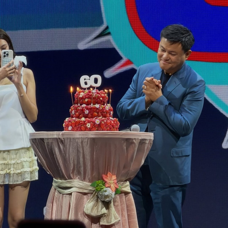 บอย ถกลเกียรติ