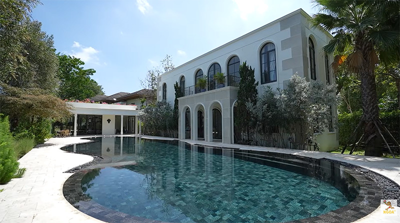 บ้านชาคริต