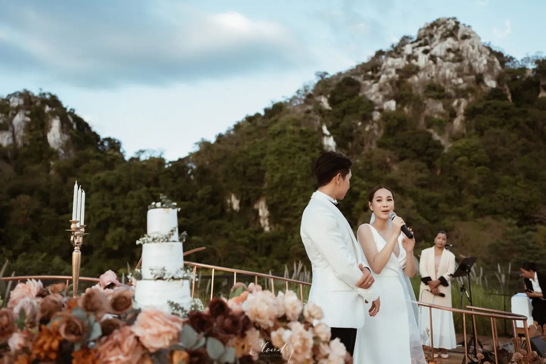 โบวี่ อัฐมา