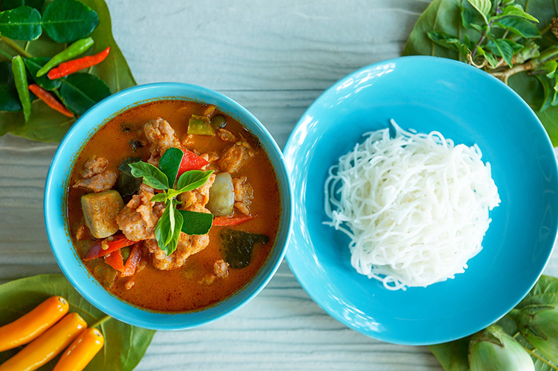 แกงเผ็ดลูกชิ้นปลากราย สูตรแกงเผ็ด เมนูแกง อาหารไทย