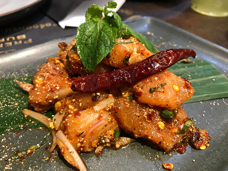 ลาบแซลมอนสุก สูตรลาบแซลมอน เมนูลาบ เมนูปลาแซลมอน สูตรอาหาร