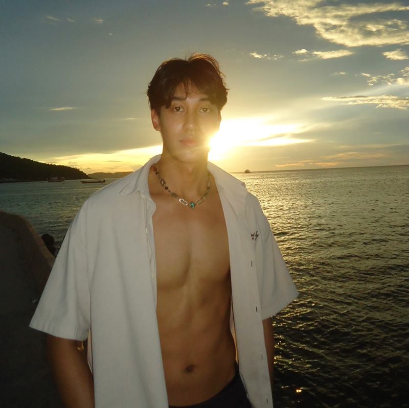 เชลล์ ธกฤต