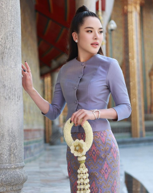 ดาราใส่ชุดไทย