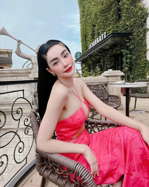 นิวนิว เอวเด้ง คือใคร