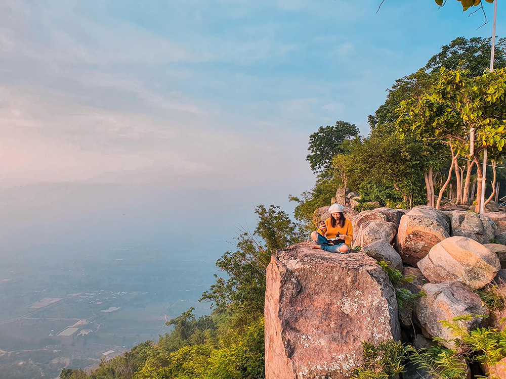 เขาพระยาเดินธง ลพบุรี