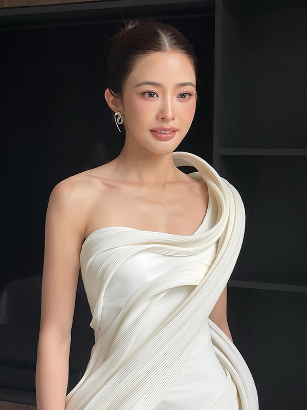 ชุดแต่งงาน มายด์ ลภัสลัล