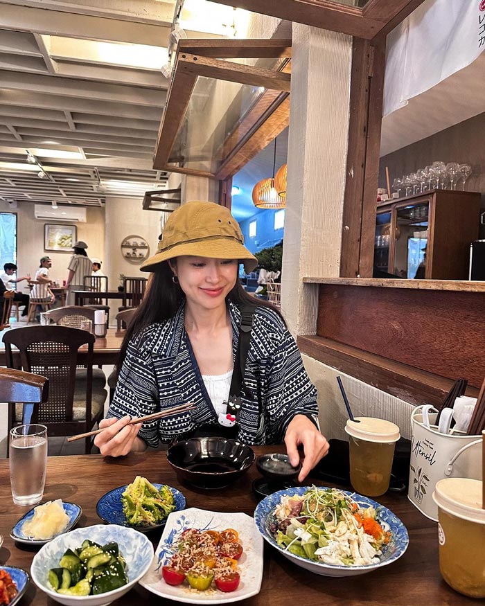 แก้ว จริญญา